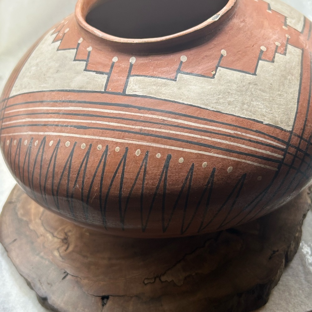 Emeterio Ortiz R. Polychrome Pottery Signed Handwritten Signature Collector Gift